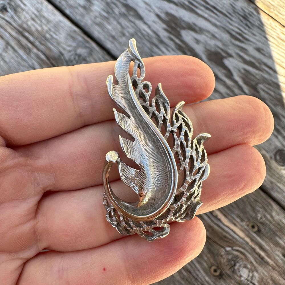 Vintage Jewelry Silver Tone Leaf Brooch Intricate Leaf Pin